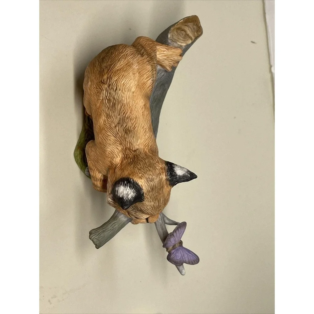 CAPTIVATED 1985 Franklin Mint Fine Porcelain Bobcat W/Butterfly Figurine Vintage